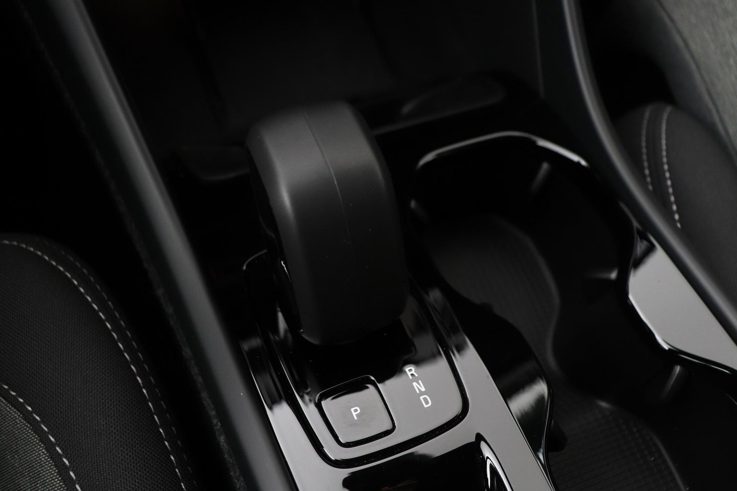 Volvo XC40 2.0 B3 Plus Black Edition | Harman/Kardon | Pilot Assist | Camera | BLIS | Memory | Stoel+Stuurverwarming | Keyless | ACC | 20 Inch