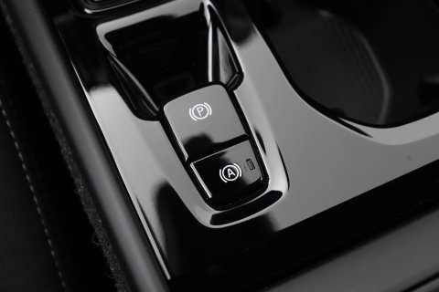 Volvo XC40 2.0 B3 Plus Black Edition | Harman/Kardon | Pilot Assist | Camera | BLIS | Memory | Stoel+Stuurverwarming | Keyless | ACC | 20 Inch
