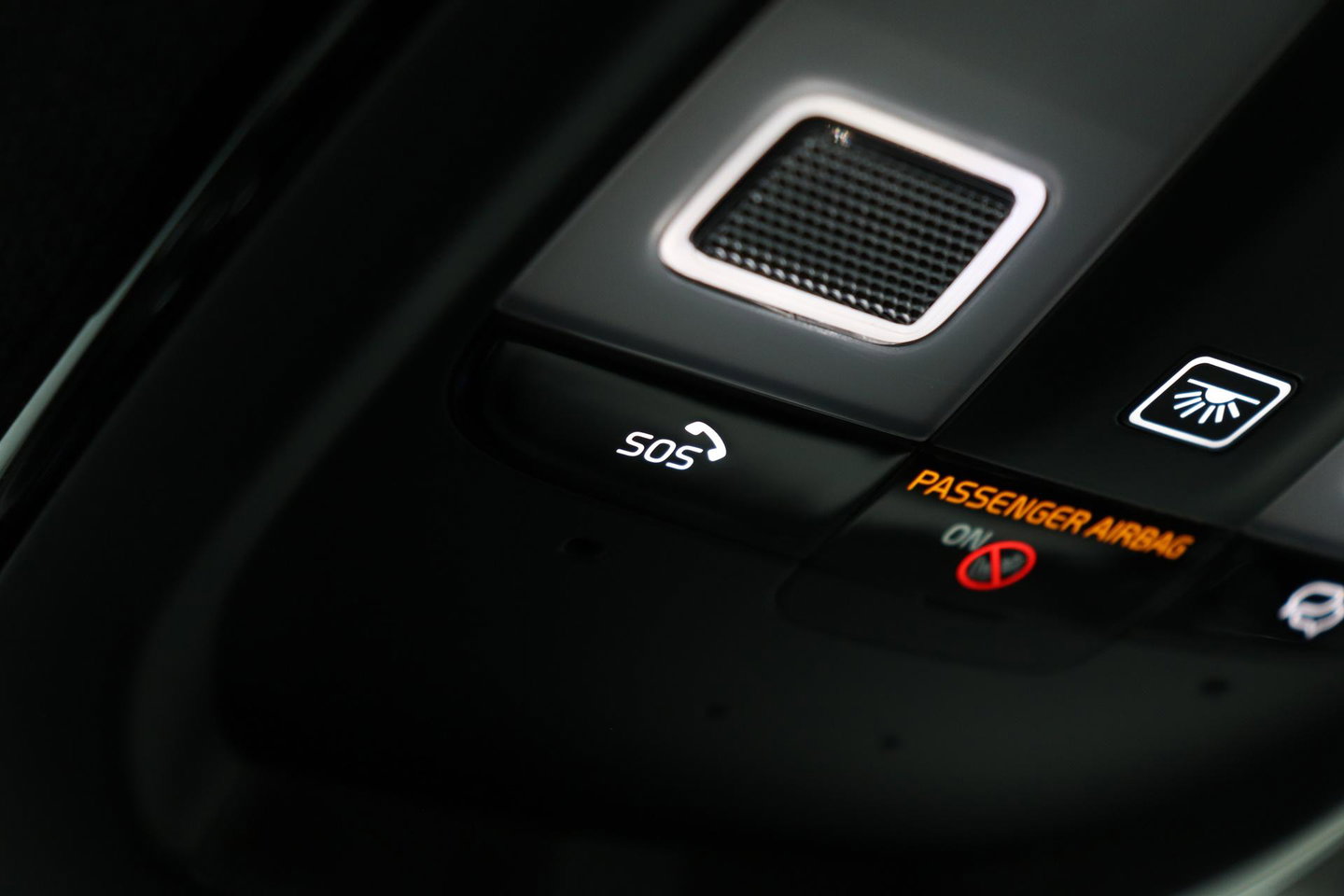 Volvo XC40 2.0 B3 Plus Black Edition | Harman/Kardon | Pilot Assist | Camera | BLIS | Memory | Stoel+Stuurverwarming | Keyless | ACC | 20 Inch