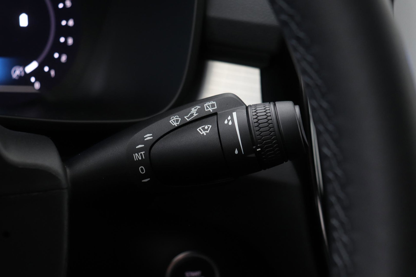 Volvo XC40 2.0 B3 Plus Black Edition | Harman/Kardon | Pilot Assist | Camera | BLIS | Memory | Stoel+Stuurverwarming | Keyless | ACC | 20 Inch