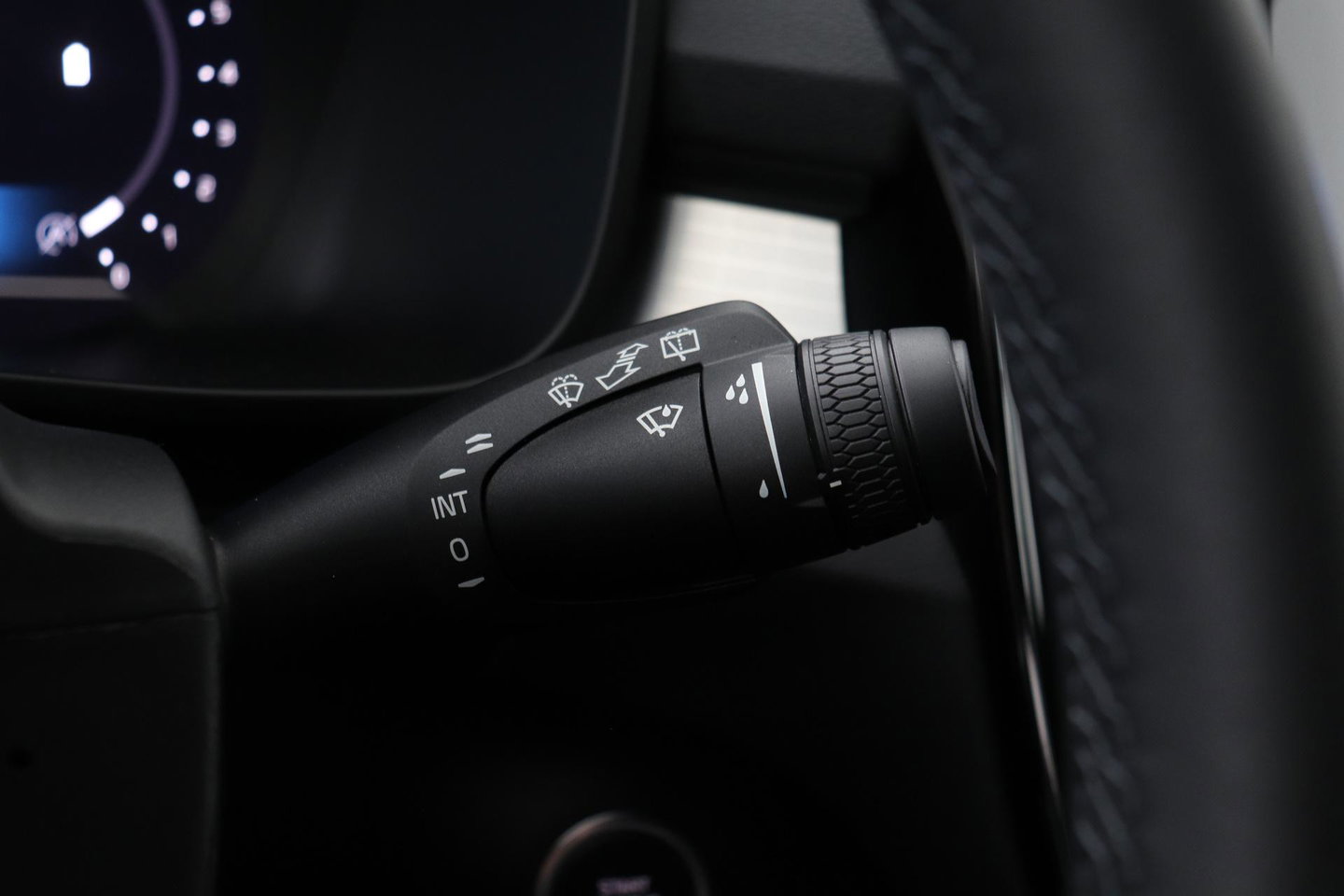 Volvo XC40 2.0 B3 Plus Black Edition | Harman/Kardon | Pilot Assist | Camera | BLIS | Memory | Stoel+Stuurverwarming | Keyless | ACC | 20 Inch