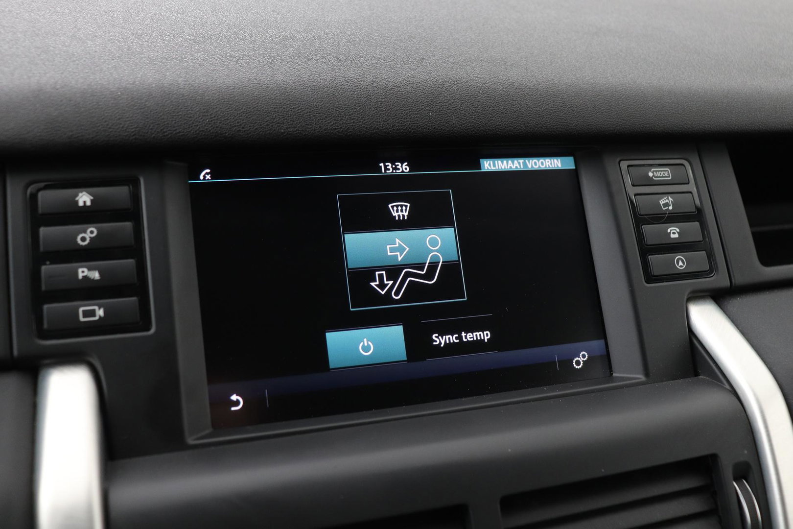 Land Rover Discovery Sport 2.0 TD4 HSE Luxury | Trekhaak | Leder | Stoel- stuurverwarming | 20 inch | Keyless
