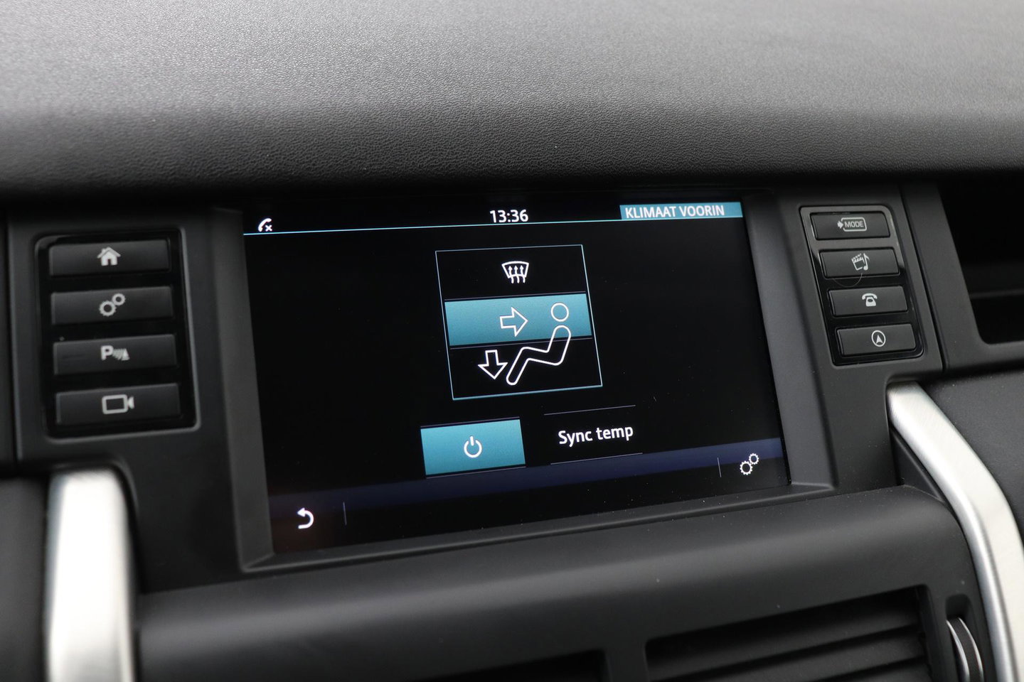 Land Rover Discovery Sport 2.0 TD4 HSE Luxury | Trekhaak | Leder | Stoel- stuurverwarming | 20 inch | Keyless