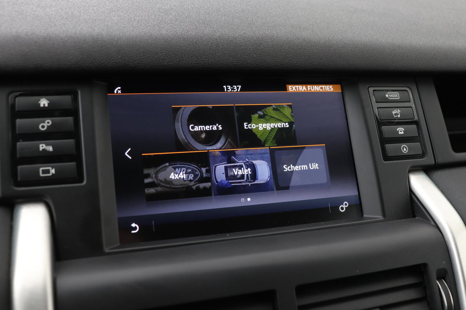 Land Rover Discovery Sport 2.0 TD4 HSE Luxury | Trekhaak | Leder | Stoel- stuurverwarming | 20 inch | Keyless