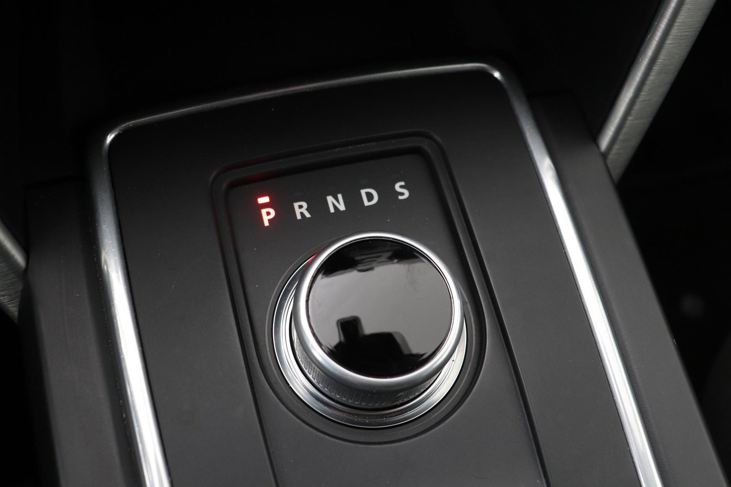 Land Rover Discovery Sport 2.0 TD4 HSE Luxury | Trekhaak | Leder | Stoel- stuurverwarming | 20 inch | Keyless