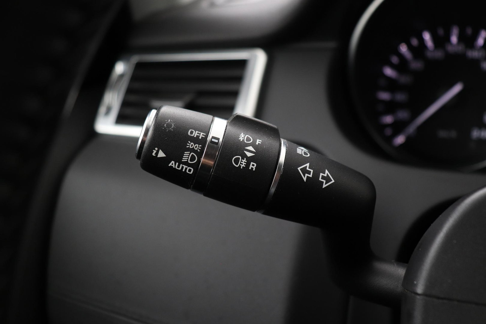 Land Rover Discovery Sport 2.0 TD4 HSE Luxury | Trekhaak | Leder | Stoel- stuurverwarming | 20 inch | Keyless