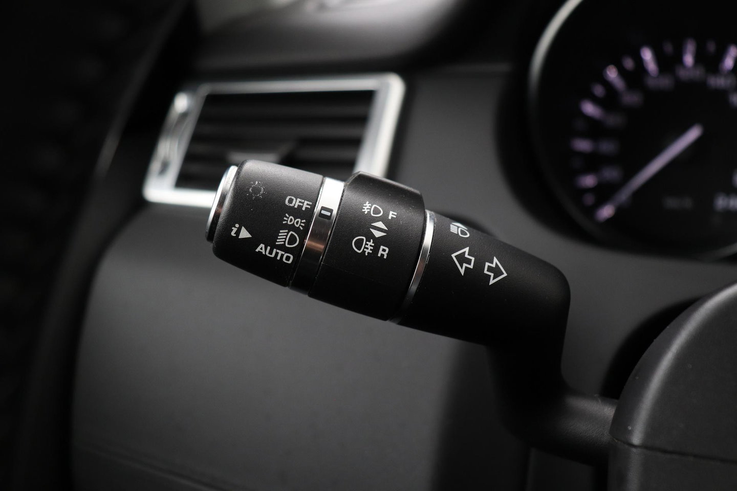 Land Rover Discovery Sport 2.0 TD4 HSE Luxury | Trekhaak | Leder | Stoel- stuurverwarming | 20 inch | Keyless