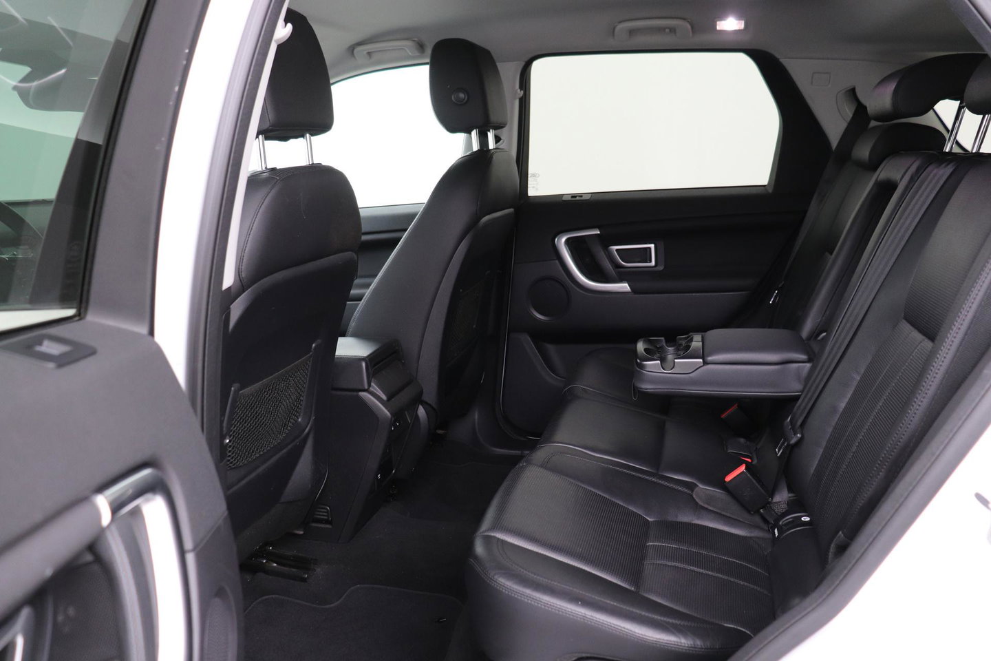 Land Rover Discovery Sport 2.0 TD4 HSE Luxury | Trekhaak | Leder | Stoel- stuurverwarming | 20 inch | Keyless