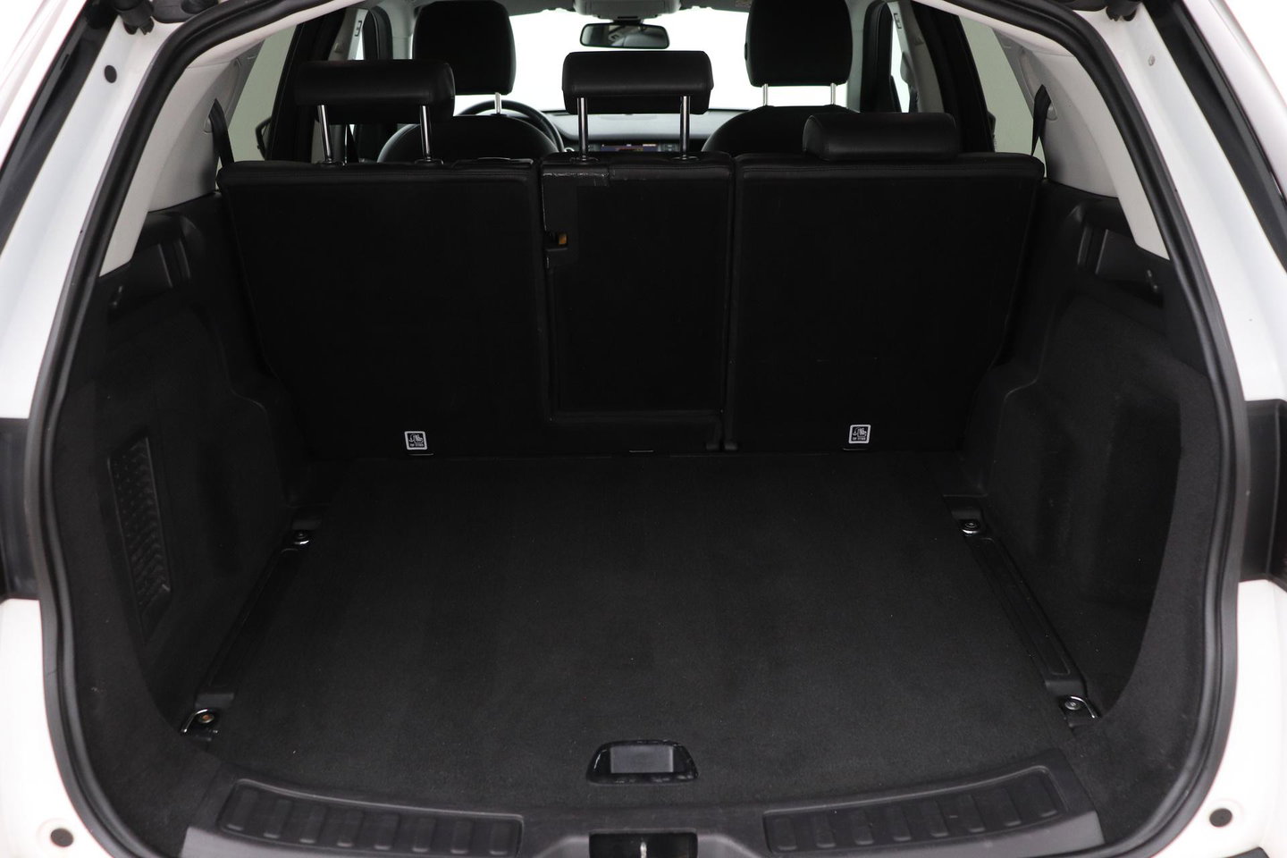 Land Rover Discovery Sport 2.0 TD4 HSE Luxury | Trekhaak | Leder | Stoel- stuurverwarming | 20 inch | Keyless