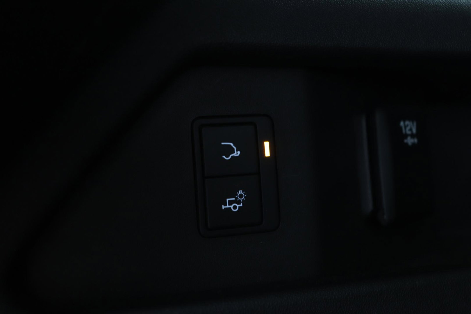 Land Rover Discovery Sport 2.0 TD4 HSE Luxury | Trekhaak | Leder | Stoel- stuurverwarming | 20 inch | Keyless