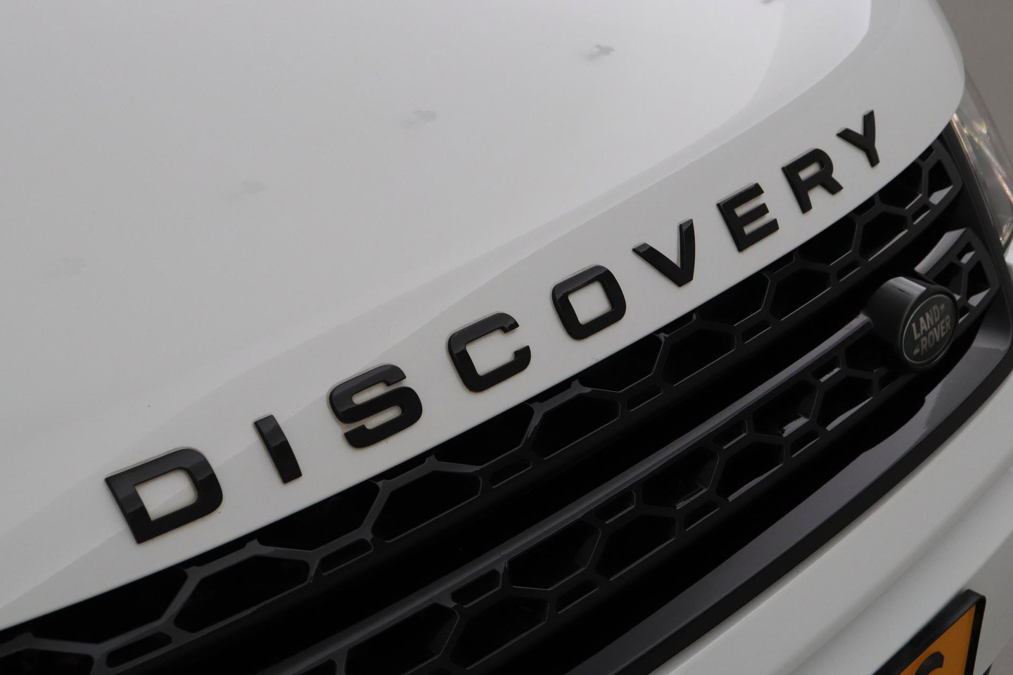 Land Rover Discovery Sport 2.0 TD4 HSE Luxury | Trekhaak | Leder | Stoel- stuurverwarming | 20 inch | Keyless