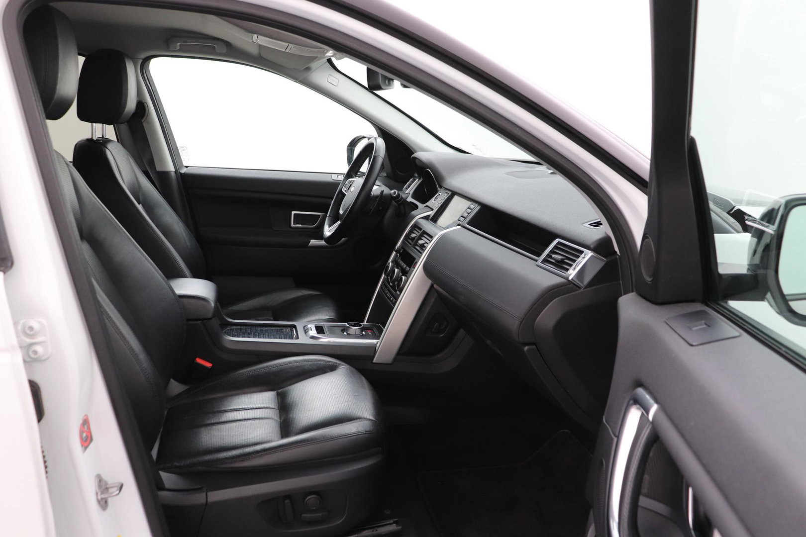 Land Rover Discovery Sport 2.0 TD4 HSE Luxury | Trekhaak | Leder | Stoel- stuurverwarming | 20 inch | Keyless