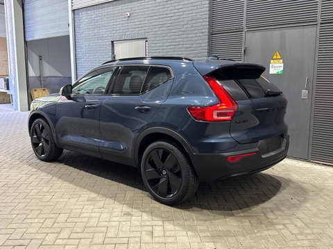 Volvo XC40 B3 Plus Black Edition | Harman/Kardon | BLIS | 360° Camera | Pilot Assist | Stoel+Stuurverwarming | Memory | ACC | 20 Inch