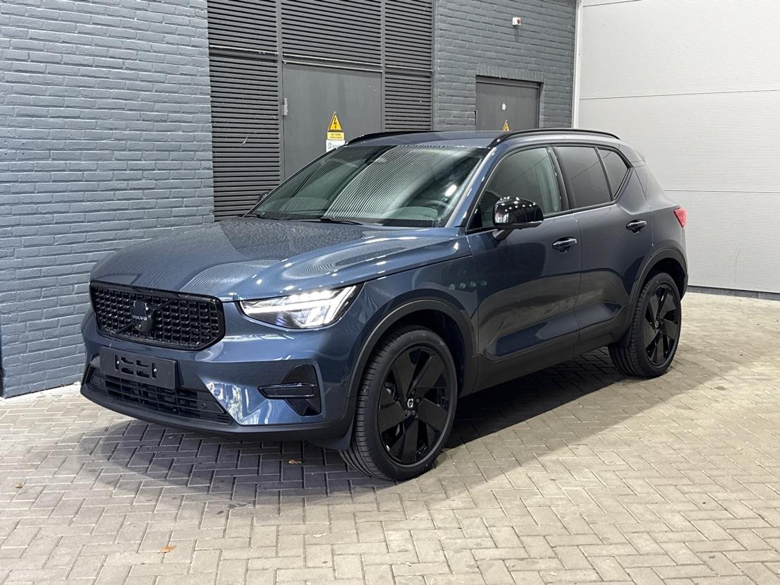 Volvo XC40 B3 Plus Black Edition | Harman/Kardon | BLIS | 360° Camera | Pilot Assist | Stoel+Stuurverwarming | Memory | ACC | 20 Inch