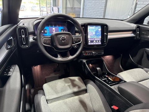 Volvo XC40 B3 Plus Black Edition | Harman/Kardon | BLIS | 360° Camera | Pilot Assist | Stoel+Stuurverwarming | Memory | ACC | 20 Inch