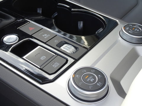 Volkswagen Touareg 3.0 TSI e-Hybrid 381PK / pano / matrix / 360°
