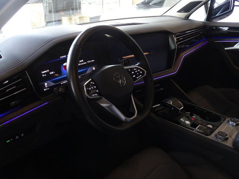 Volkswagen Touareg 3.0 TSI e-Hybrid 381PK / pano / matrix / 360°