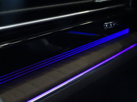 Volkswagen Touareg 3.0 TSI e-Hybrid 381PK / pano / matrix / 360°