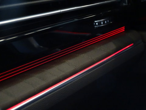 Volkswagen Touareg 3.0 TSI e-Hybrid 381PK / pano / matrix / 360°