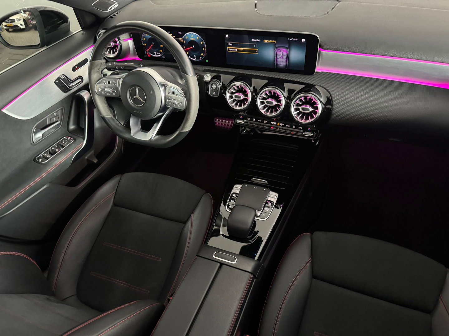 Mercedes-Benz A-Klasse 220 4MATIC Pano|Memory|Burmester|Sfeer|BlindSpot