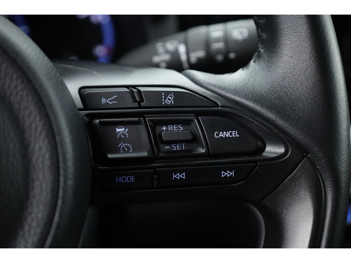 Toyota Yaris Cross 1.5 Hybrid Team D | Rijklaar! | Navi | Adapt. Cruise | Apple CarPlay | Camera | Keyless |