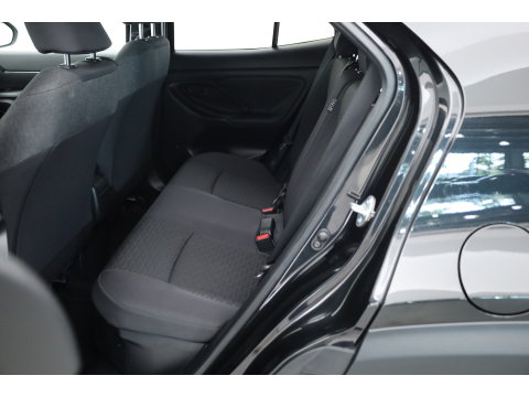 Toyota Yaris Cross 1.5 Hybrid Team D | Rijklaar! | Navi | Adapt. Cruise | Apple CarPlay | Camera | Keyless |