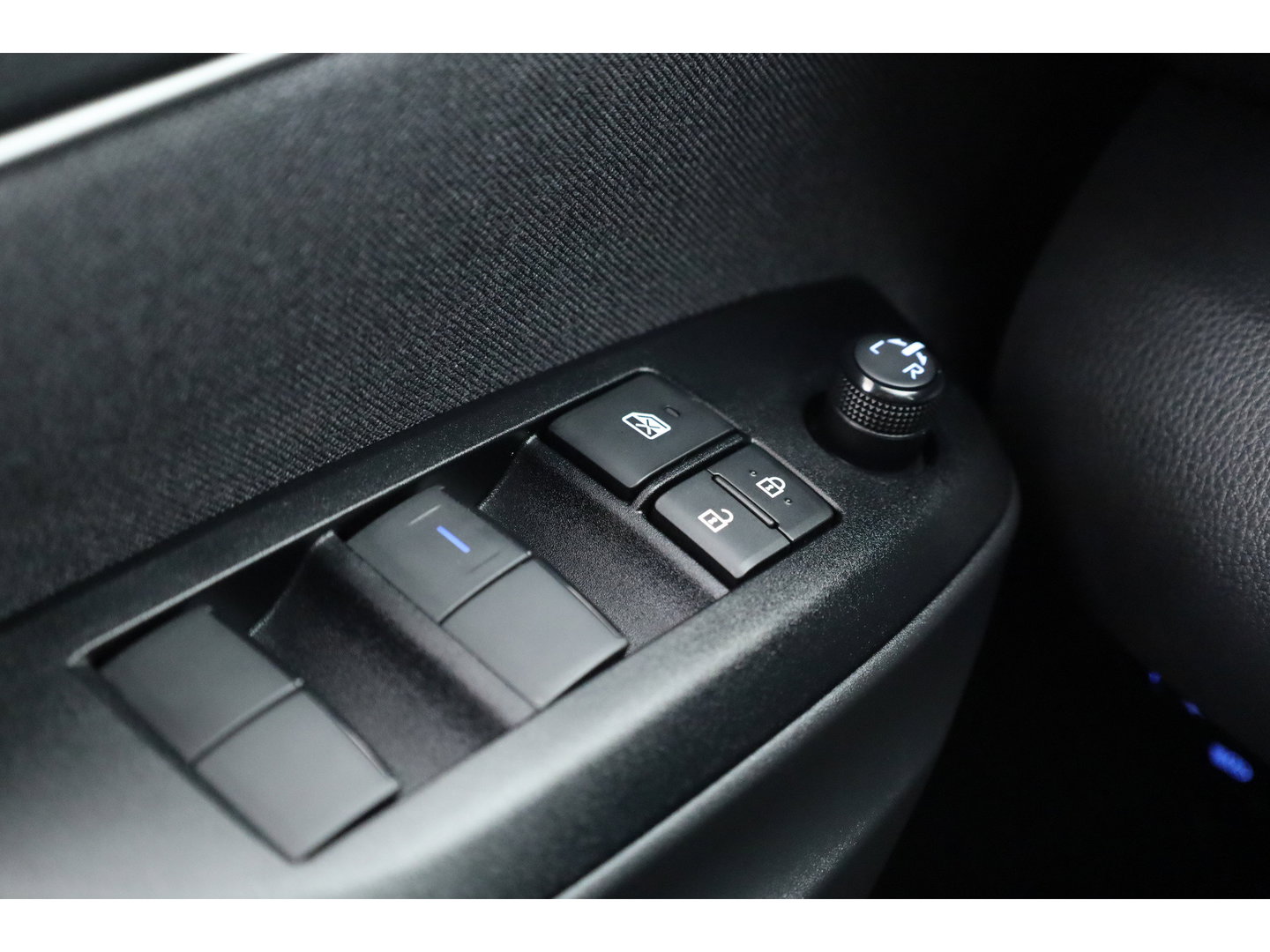Toyota Yaris Cross 1.5 Hybrid Team D | Rijklaar! | Navi | Adapt. Cruise | Apple CarPlay | Camera | Keyless |