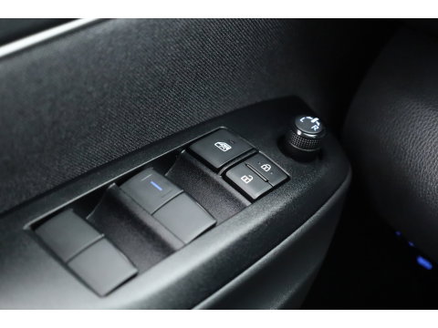 Toyota Yaris Cross 1.5 Hybrid Team D | Rijklaar! | Navi | Adapt. Cruise | Apple CarPlay | Camera | Keyless |