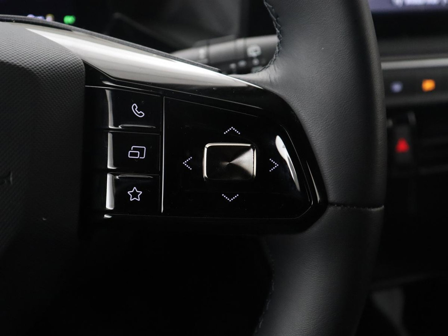 MG 3 1.5 Hybrid+ Comfort | Half Leder | Stuur/stoel verwarming | 360 camera | Carplay | Full LED | Adaptive cruise | Climate control |