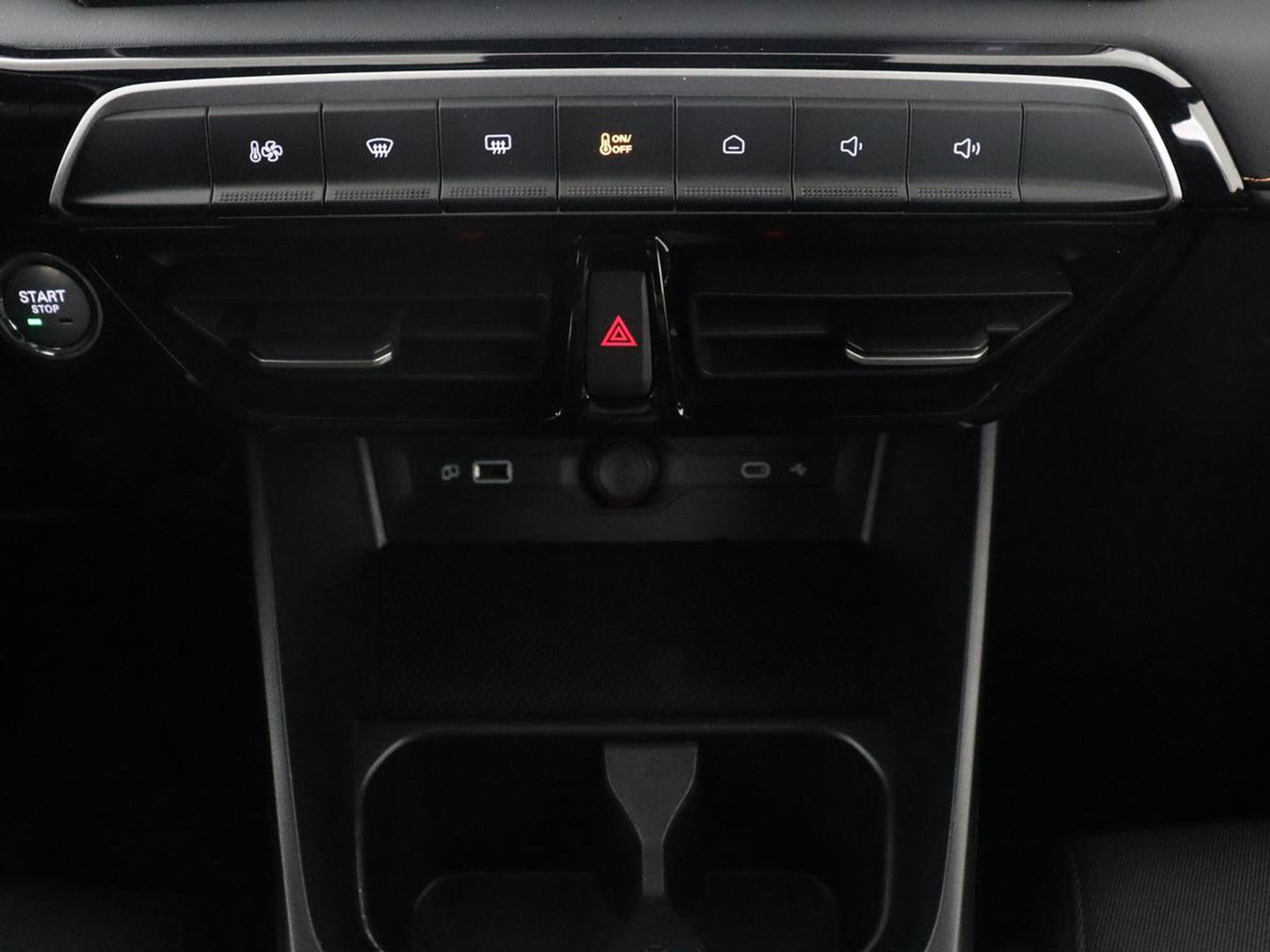 MG 3 1.5 Hybrid+ Comfort | Half Leder | Stuur/stoel verwarming | 360 camera | Carplay | Full LED | Adaptive cruise | Climate control |