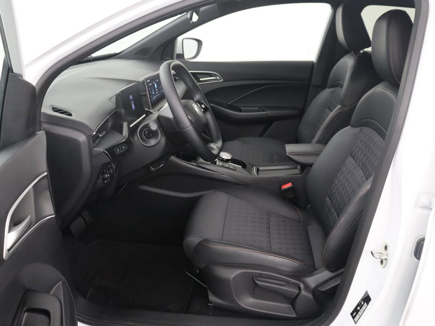 MG 3 1.5 Hybrid+ Comfort | Half Leder | Stuur/stoel verwarming | 360 camera | Carplay | Full LED | Adaptive cruise | Climate control |