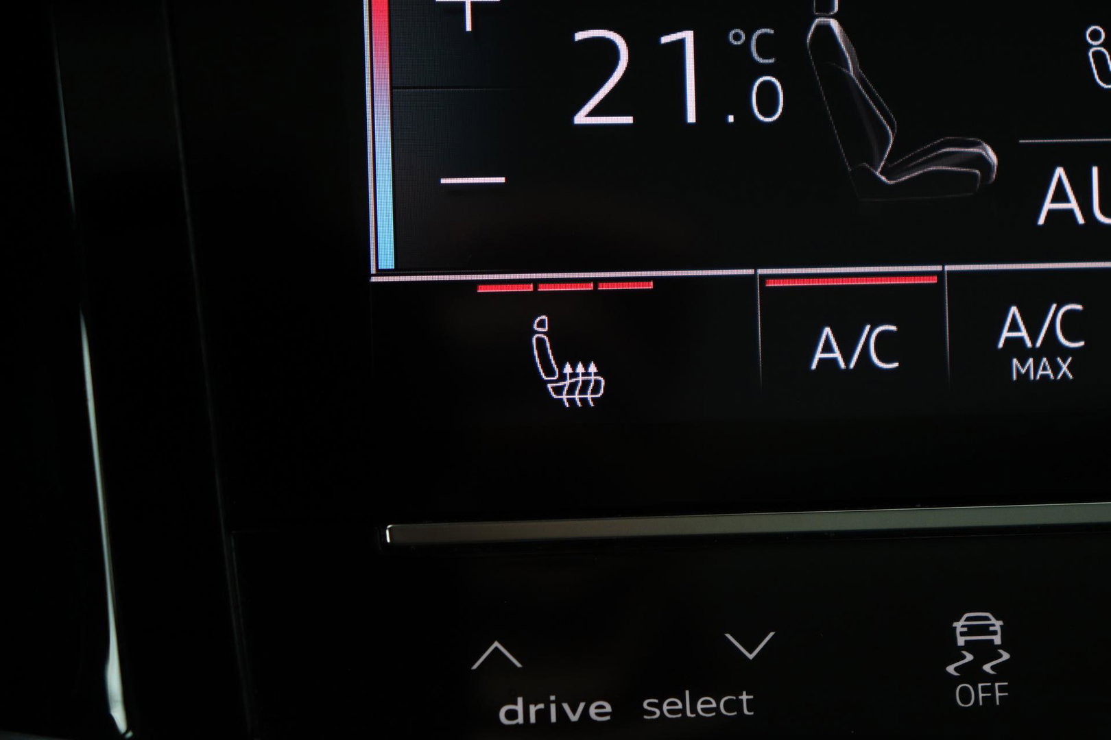 Audi e-tron 55 Quattro Advanced 95 kWh | Luchtvering | Panoramadak | 360° Camera | Trekhaak | Memory | Stoelverwarming | ACC | 21 Inch
