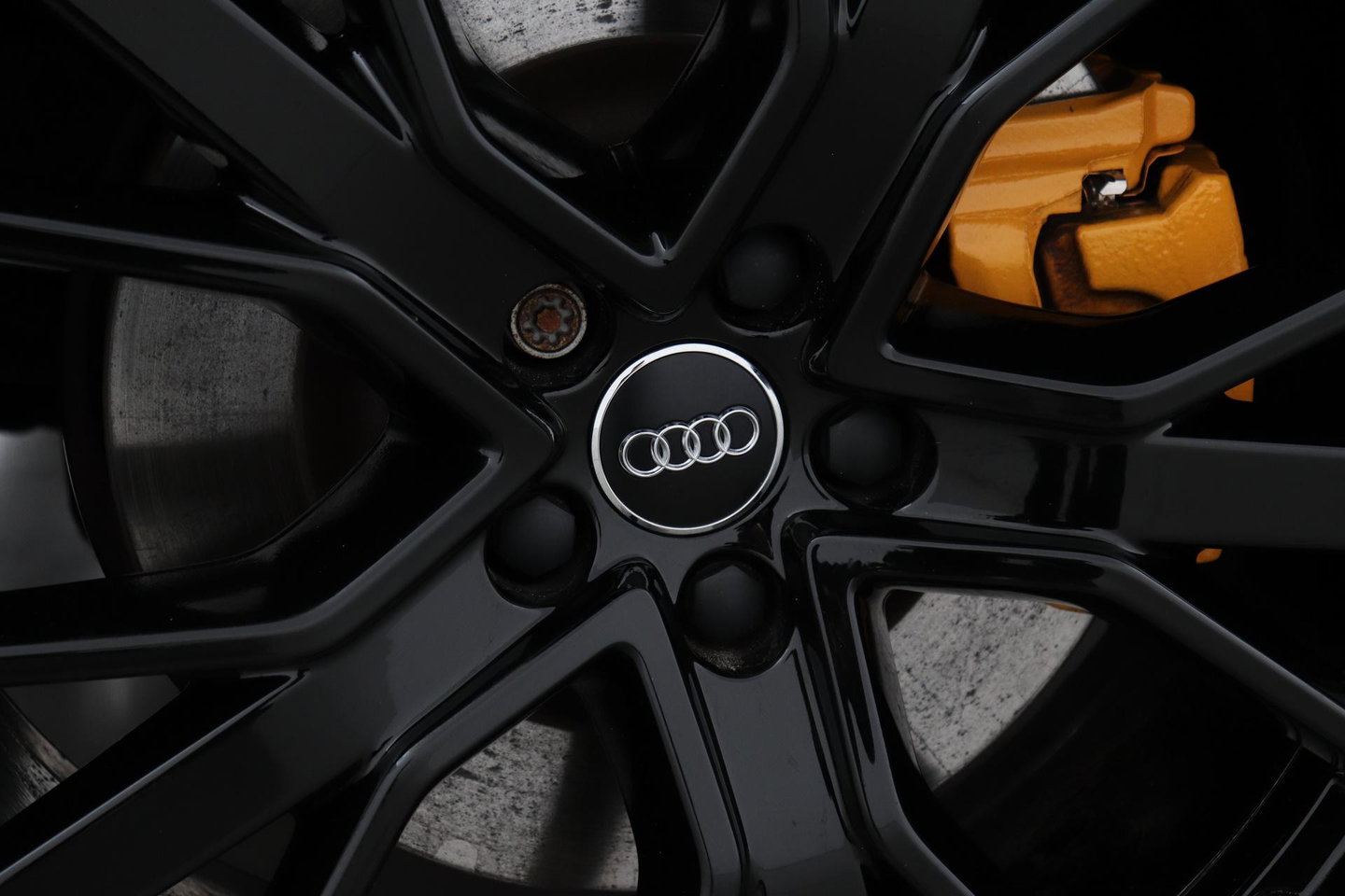 Audi e-tron 55 Quattro Advanced 95 kWh | Luchtvering | Panoramadak | 360° Camera | Trekhaak | Memory | Stoelverwarming | ACC | 21 Inch