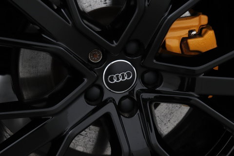 Audi e-tron 55 Quattro Advanced 95 kWh | Luchtvering | Panoramadak | 360° Camera | Trekhaak | Memory | Stoelverwarming | ACC | 21 Inch
