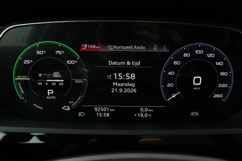 Audi e-tron 55 Quattro Advanced 95 kWh | Luchtvering | Panoramadak | 360° Camera | Trekhaak | Memory | Stoelverwarming | ACC | 21 Inch