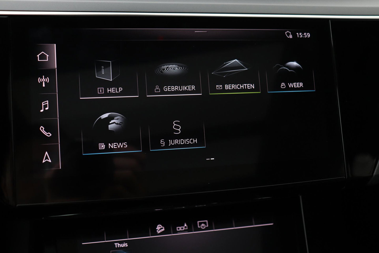 Audi e-tron 55 Quattro Advanced 95 kWh | Luchtvering | Panoramadak | 360° Camera | Trekhaak | Memory | Stoelverwarming | ACC | 21 Inch