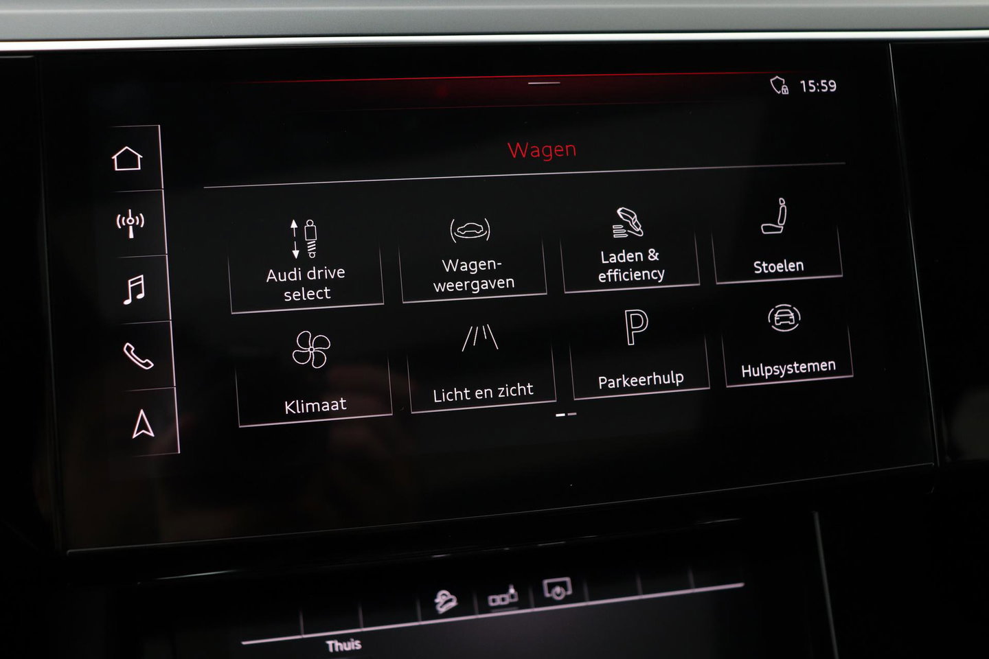Audi e-tron 55 Quattro Advanced 95 kWh | Luchtvering | Panoramadak | 360° Camera | Trekhaak | Memory | Stoelverwarming | ACC | 21 Inch
