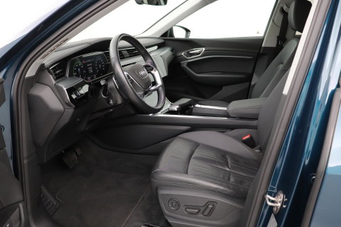 Audi e-tron 55 Quattro Advanced 95 kWh | Luchtvering | Panoramadak | 360° Camera | Trekhaak | Memory | Stoelverwarming | ACC | 21 Inch