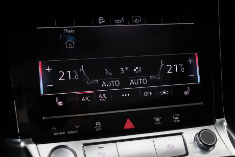 Audi e-tron 55 Quattro Advanced 95 kWh | Luchtvering | Panoramadak | 360° Camera | Trekhaak | Memory | Stoelverwarming | ACC | 21 Inch
