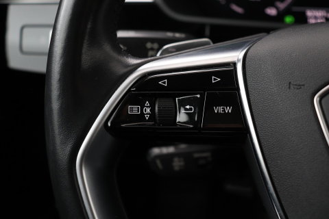 Audi e-tron 55 Quattro Advanced 95 kWh | Luchtvering | Panoramadak | 360° Camera | Trekhaak | Memory | Stoelverwarming | ACC | 21 Inch