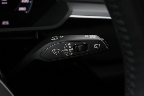 Audi e-tron 55 Quattro Advanced 95 kWh | Luchtvering | Panoramadak | 360° Camera | Trekhaak | Memory | Stoelverwarming | ACC | 21 Inch