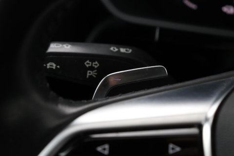 Audi e-tron 55 Quattro Advanced 95 kWh | Luchtvering | Panoramadak | 360° Camera | Trekhaak | Memory | Stoelverwarming | ACC | 21 Inch