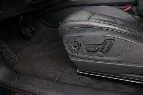 Audi e-tron 55 Quattro Advanced 95 kWh | Luchtvering | Panoramadak | 360° Camera | Trekhaak | Memory | Stoelverwarming | ACC | 21 Inch