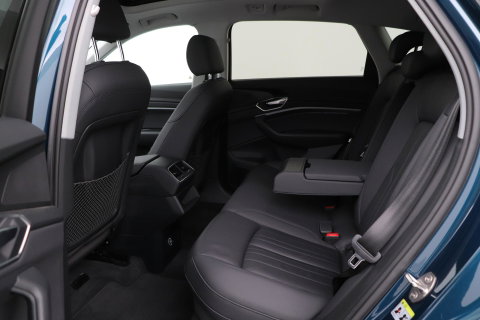 Audi e-tron 55 Quattro Advanced 95 kWh | Luchtvering | Panoramadak | 360° Camera | Trekhaak | Memory | Stoelverwarming | ACC | 21 Inch