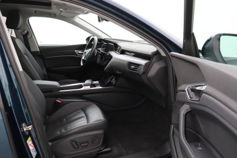 Audi e-tron 55 Quattro Advanced 95 kWh | Luchtvering | Panoramadak | 360° Camera | Trekhaak | Memory | Stoelverwarming | ACC | 21 Inch
