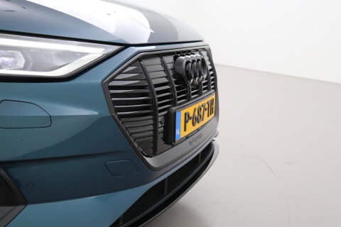 Audi e-tron 55 Quattro Advanced 95 kWh | Luchtvering | Panoramadak | 360° Camera | Trekhaak | Memory | Stoelverwarming | ACC | 21 Inch