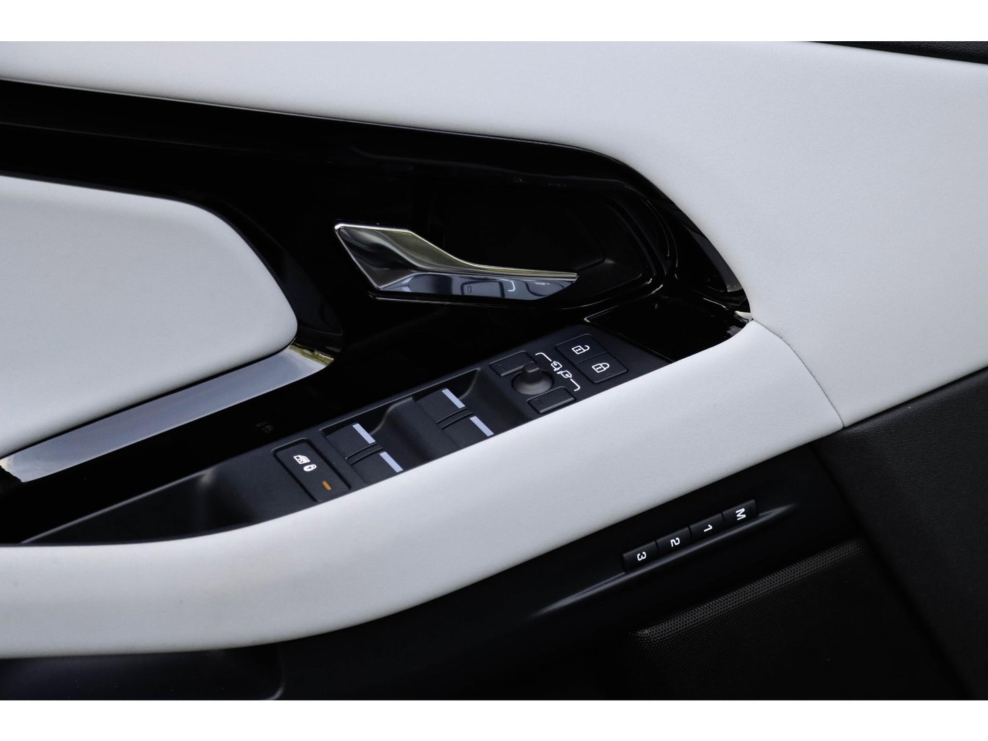 Land Rover Range Rover Evoque P300e PHEV AWD Panodak | Trekhaak | Head-up | Meridian Audio