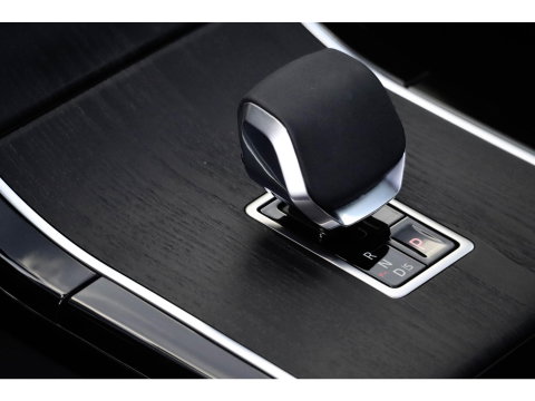 Land Rover Range Rover Evoque P300e PHEV AWD Panodak | Trekhaak | Head-up | Meridian Audio