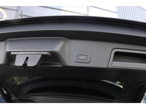 Land Rover Range Rover Evoque P300e PHEV AWD Panodak | Trekhaak | Head-up | Meridian Audio