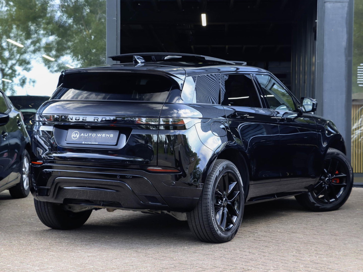 Land Rover Range Rover Evoque P300e PHEV AWD Panodak | Trekhaak | Head-up | Meridian Audio